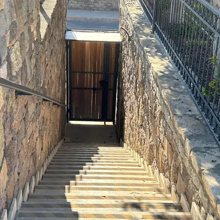 빌라 2-storey With Pool In *