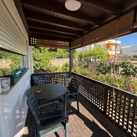 2-storey With Pool In Villa